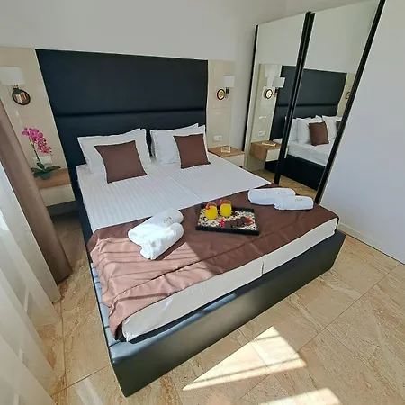 Onyx Private Apartament *