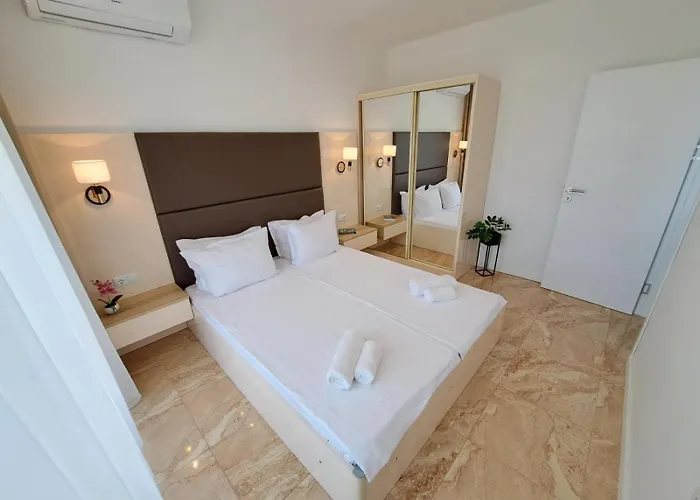 Onyx Private Apartment